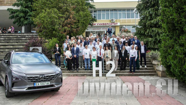 Автомобил на водород демонстрираха на международен форум в Тракийския университет (ВИДЕО)