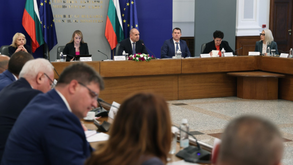 Румен Радев поиска от областните управители бърза реакция при бедствия, законосъобразна работа и привличане на инвестиции