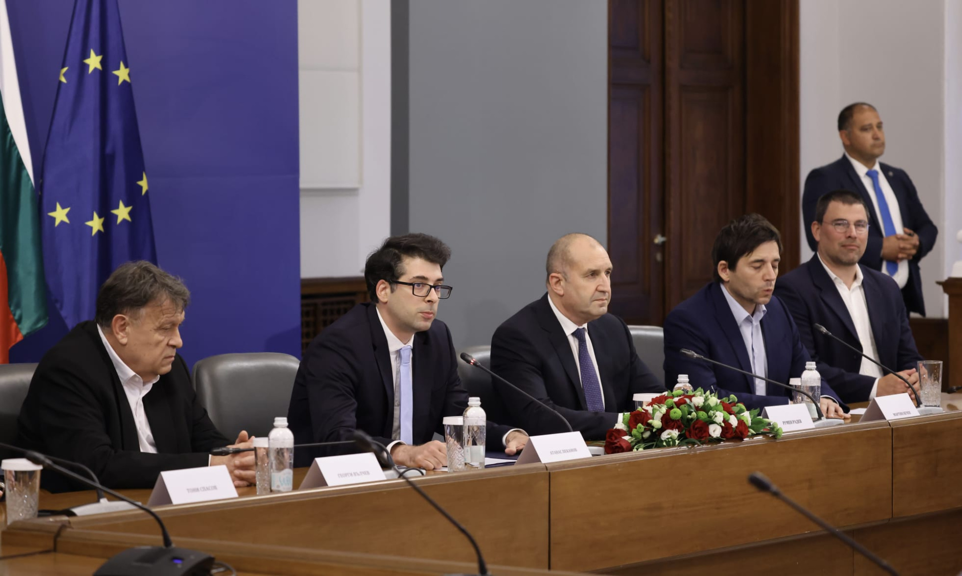 Премиерът Радев: Минималната работна заплата няма да бъде замразявана