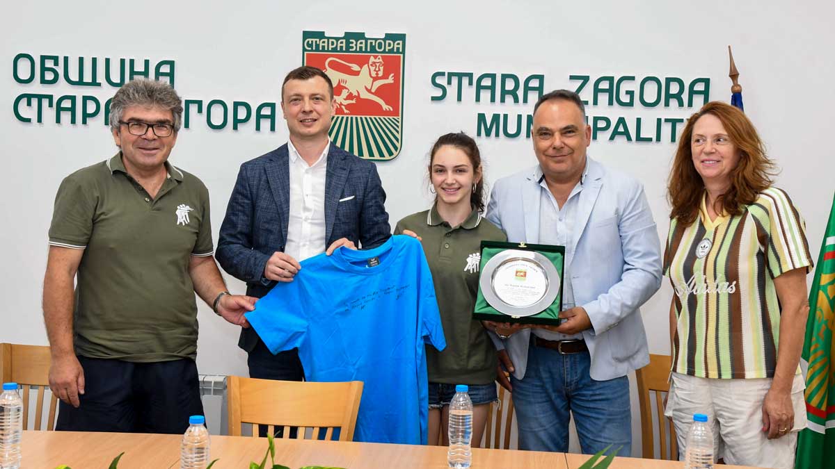 Вицесветовната шампионка по стрелба Мария Атанасова се прицели в олимпийска квота