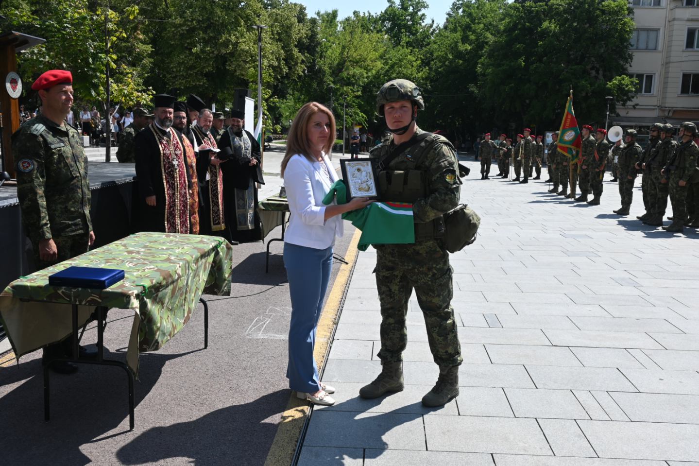 В Стара Загора изпратиха български военен контингент за участие в Стабилизиращите сили на НАТО в Косово