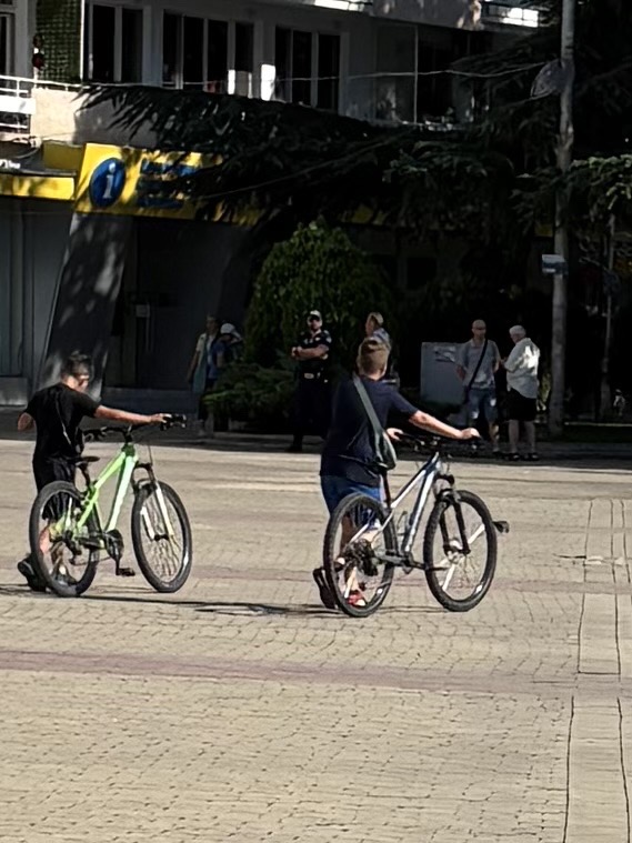 Трайно намаляват нарушенията с тротинетки и велосипеди в пешеходните зони на Казанлък