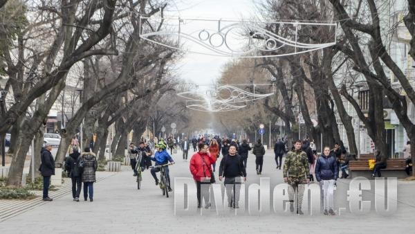 Младежи събират коледни дарения за старозагорци в нужда