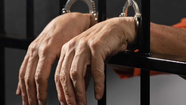 Арестуваха жител на Опан за сексуална експлоатация на деца в Манчестър