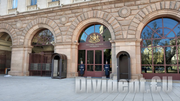 Насрочиха изборите за президент на България на 25 октомври