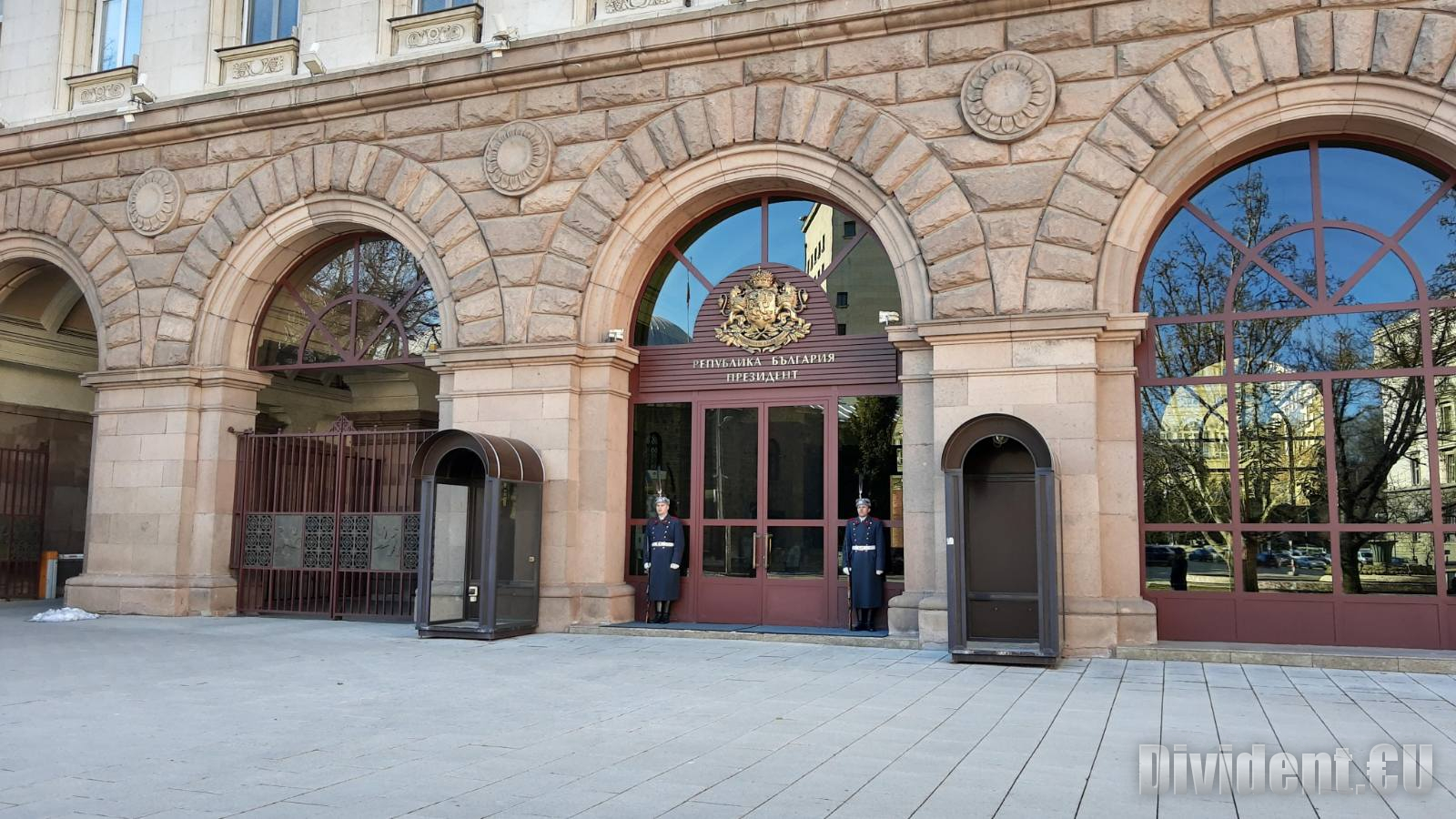 Насрочиха изборите за президент на България на 25 октомври