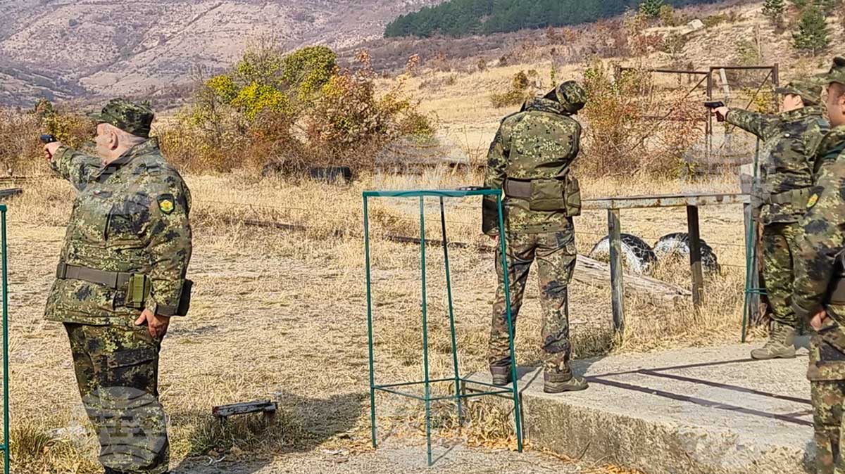 Заради жегите отмениха стрелбите на учебен център Батмиш край Сливен