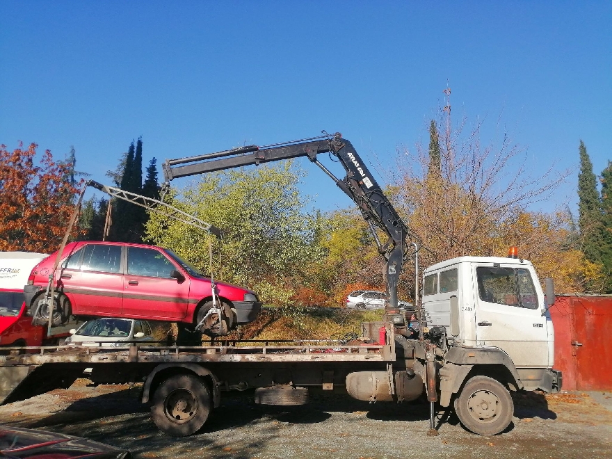 Паяк разчисти изоставени автомобили за брак по улиците на Стара Загора