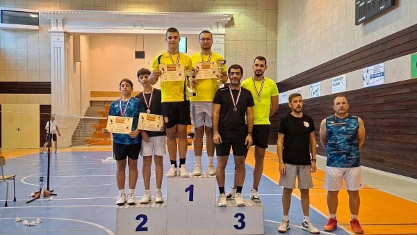 Оспорвани срещи и много емоции на турнира по бадминтон за Купата на Нова Загора