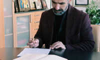 Д-р Пламен Петров продължава да ръководи Художествена галерия – Казанлък