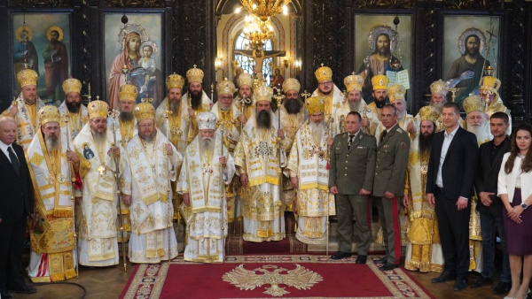 Патриарх Даниил връчи орден  Св. Йоан Рилски  на Старозагорския митрополит д-р Киприан