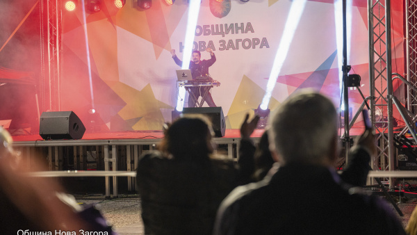 Музика, емоции и празничен блясък за Петковден в Нова Загора