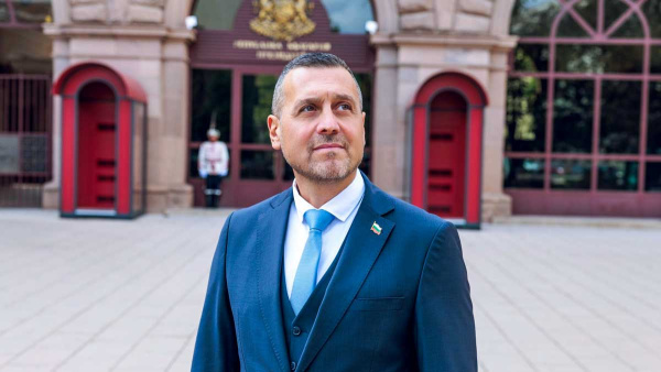 Ивайло Симеонов: Властта на президента започва там, където свършват оправданията