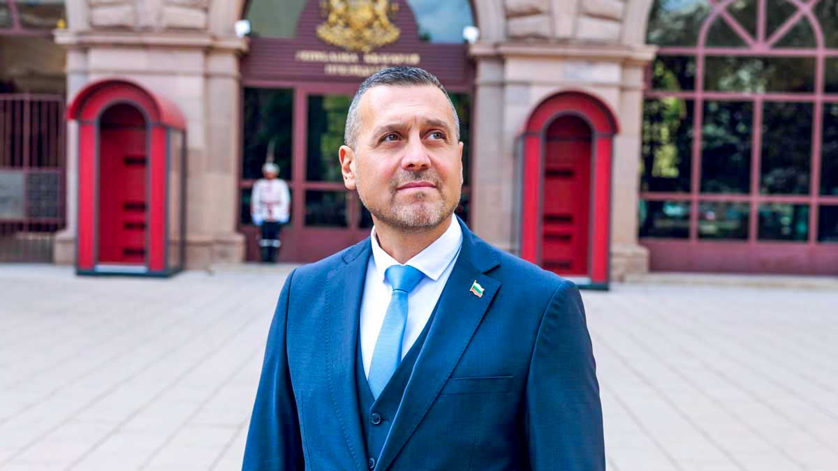 Ивайло Симеонов: Искам животът да се върне при хората. Сега. Не  някой ден . Днес!
