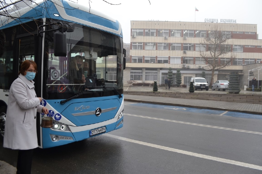 Седем екологични  електробуса обслужват  градските линии  на Казанлък