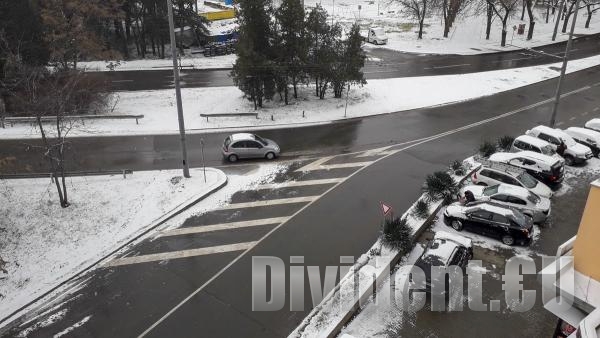 Няма затруднения заради снега с транспорта по улиците на Стара Загора