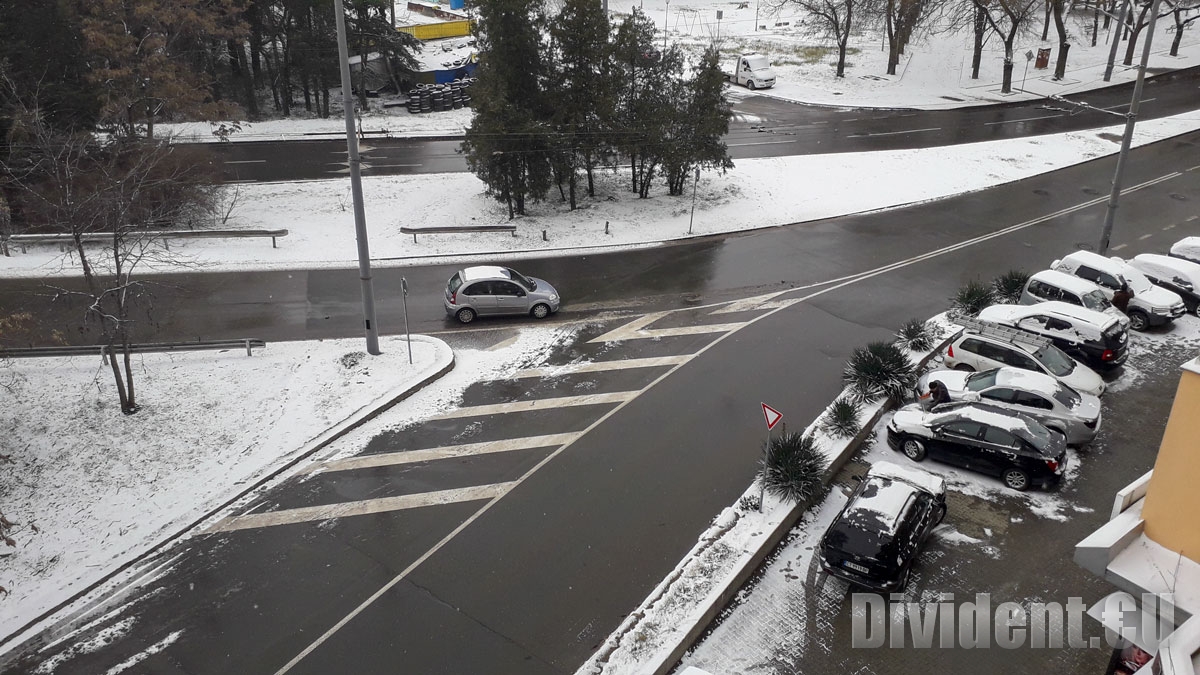 Няма затруднения заради снега с транспорта по улиците на Стара Загора