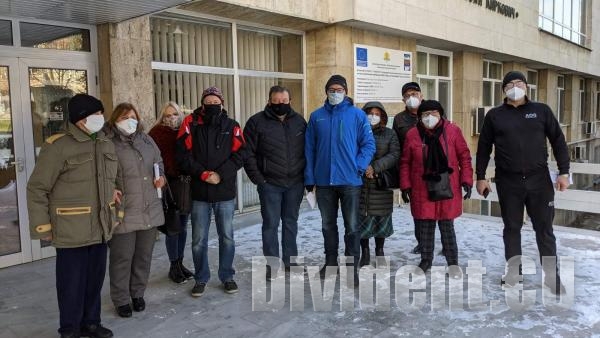 Липса на ваксини провали поставянето им и ядоса чакащи старозагорци