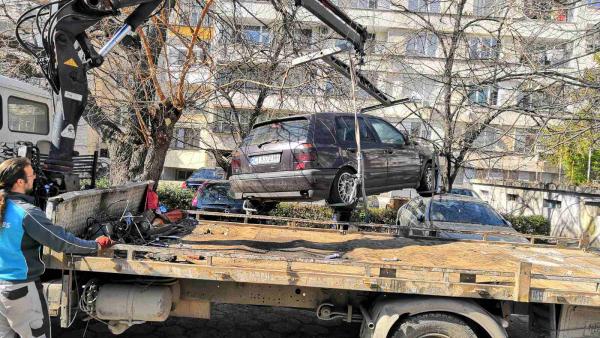 Вдигнаха излезли от употреба автомобили в Стара Загора