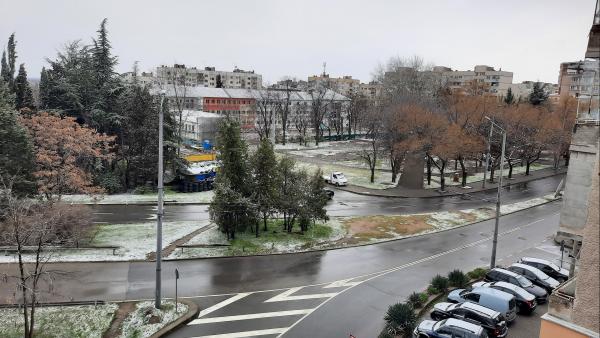 Стара Загора побеля през март, снегът не създава проблеми