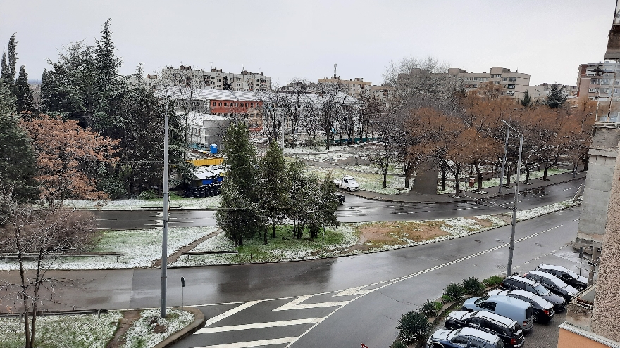 Стара Загора побеля през март, снегът не създава проблеми