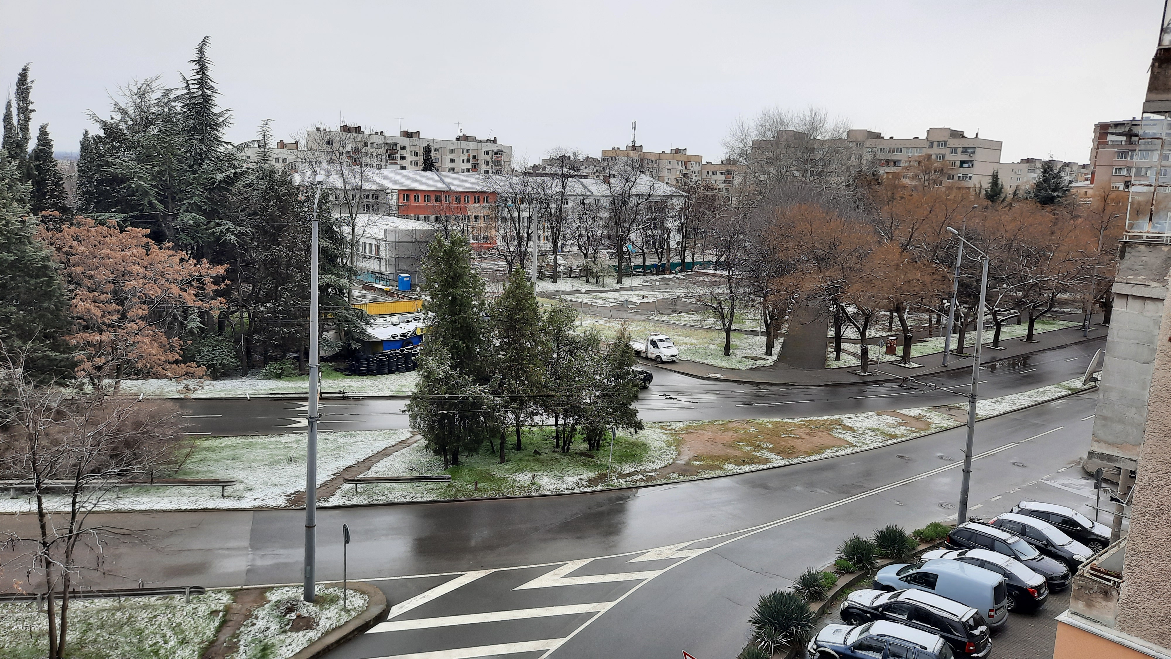 Стара Загора побеля през март, снегът не създава проблеми