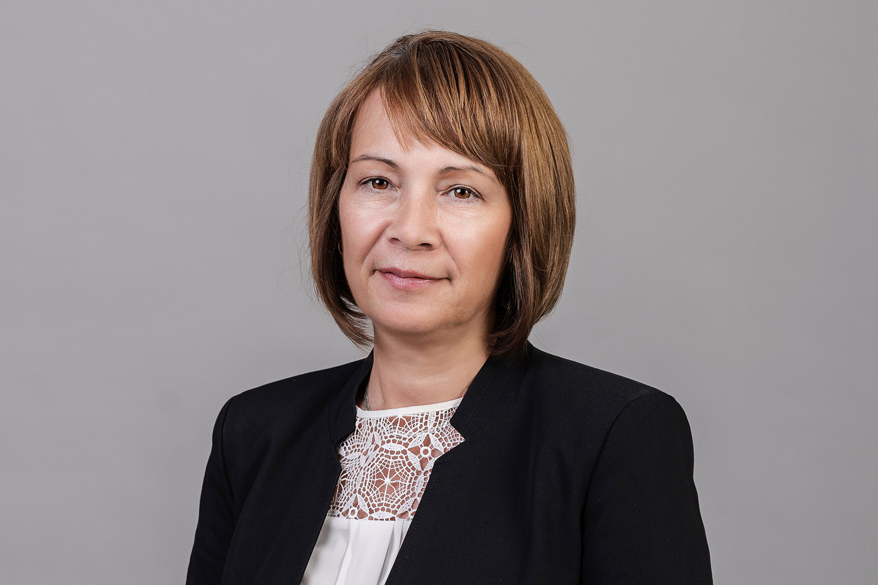 Галина Стоянова, кмет на Казанлък: Нека всеки с бяла престилка получи благодарност, благоденствие и победа!