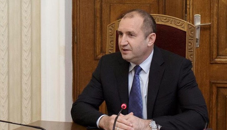 Започнаха консултациите на президента с партиите