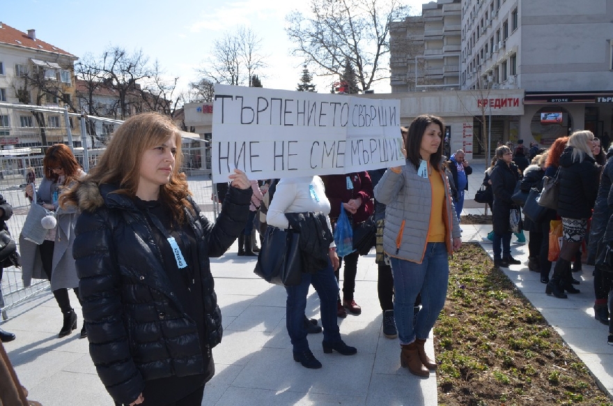 Медицинските сестри излязоха на протест и заплашиха с палатков лагер на 7 април