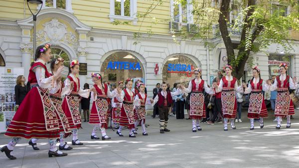 Старозагорски танцьори спечелиха награда от национален фестивал