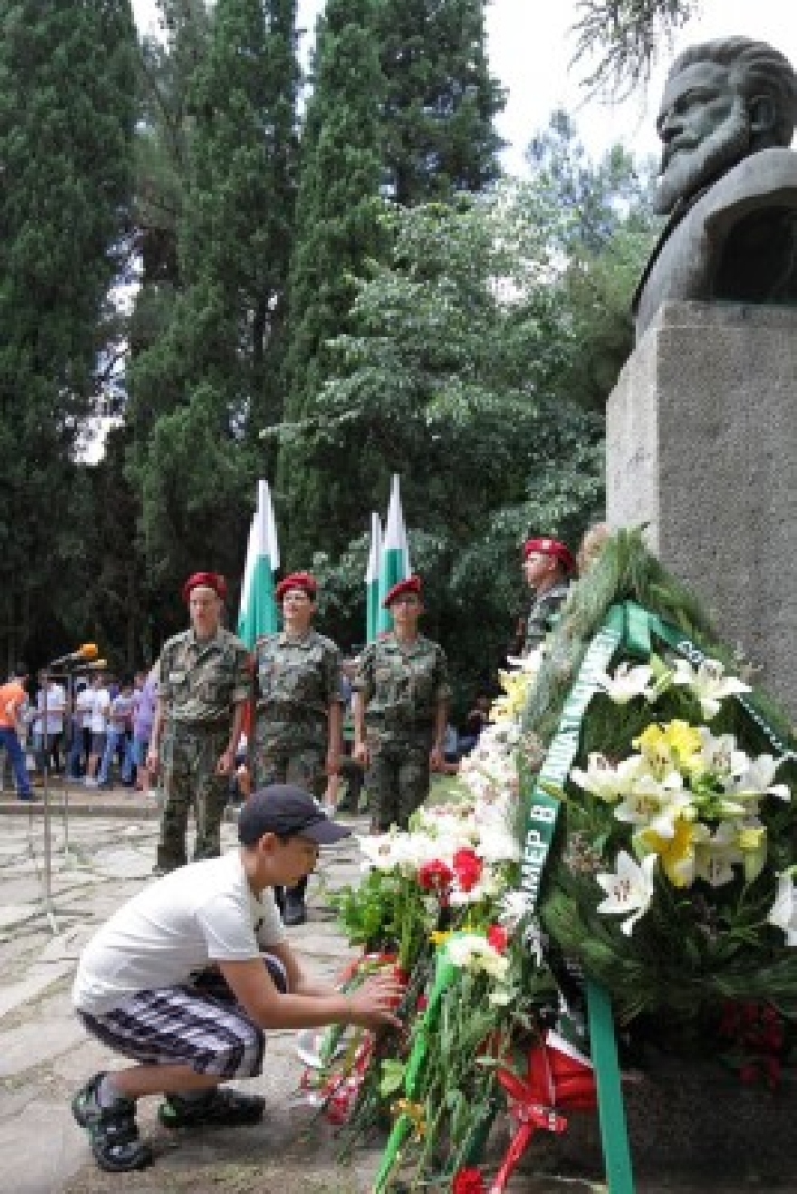 Стара Загора почита паметта на Христо Ботев и загиналите за Свободата