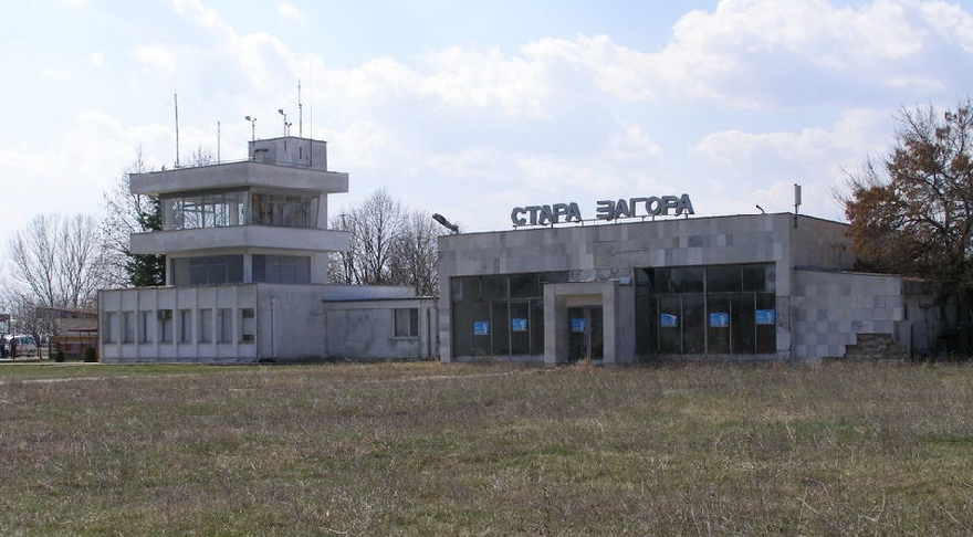 Общинските съветници запазиха засега старозагорското летище