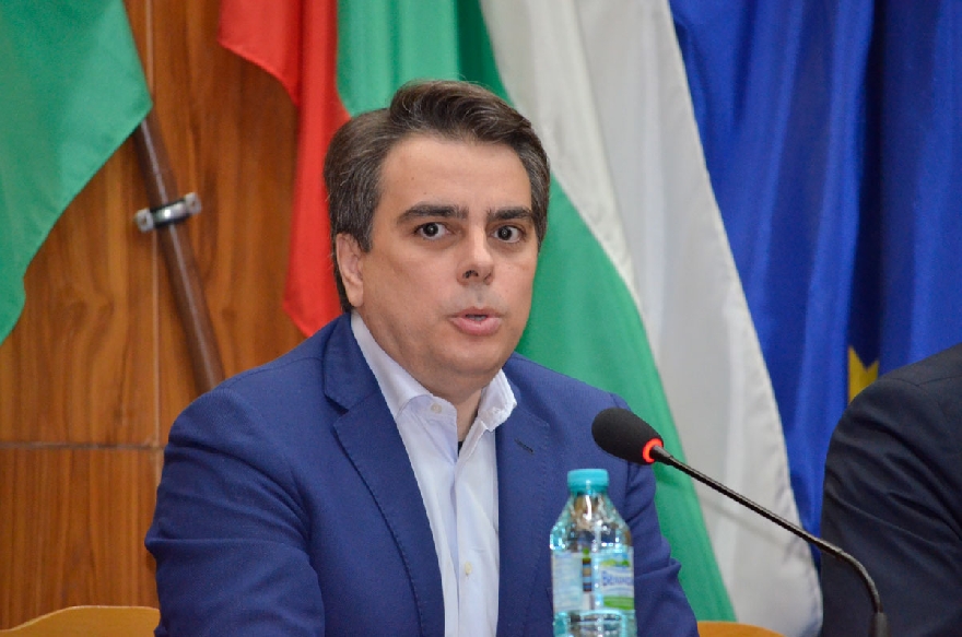 Асен Василев: Търсим трайно решение на проблема в  Марица Изток  с хората от региона