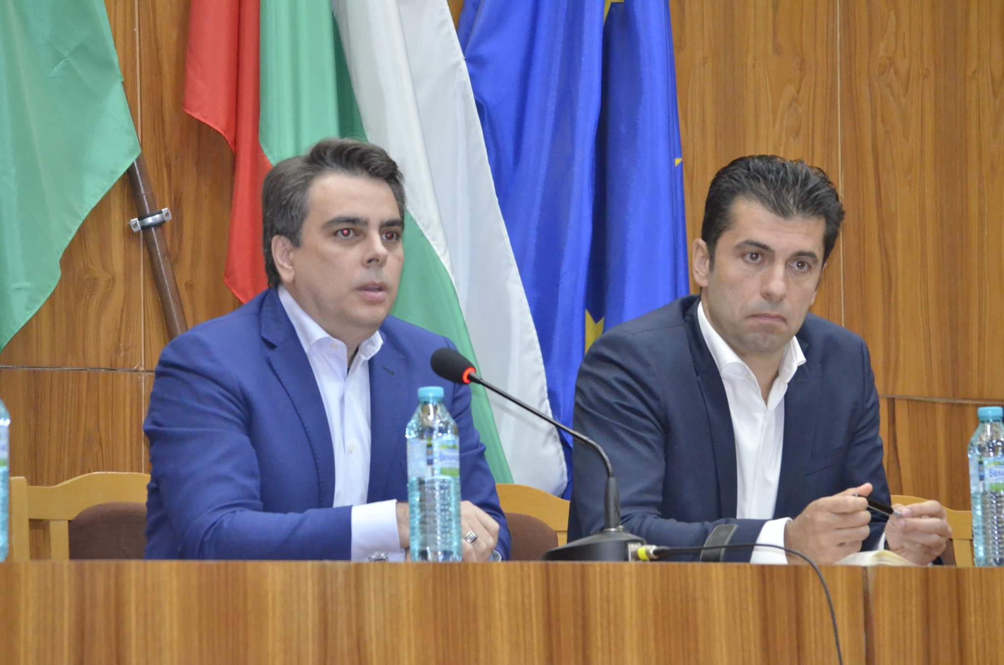 Петков и Василев очакват партията им да спечели 30 на предстоящите избори
