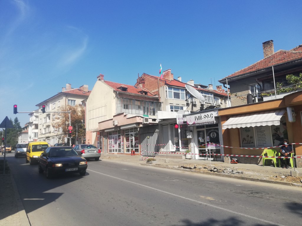 Затварят за два часа участък от кръстовище на ул. Христо Ботев и ул. Иван Вазов