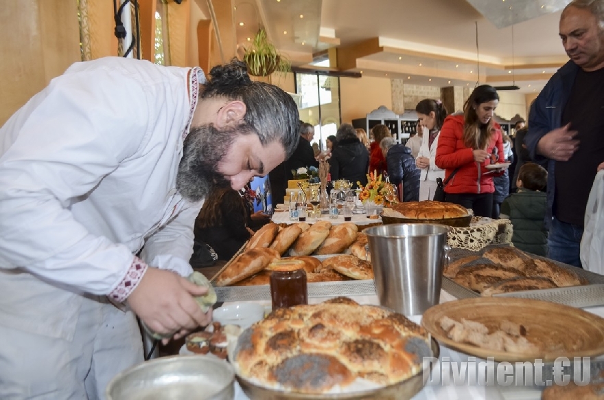 Змейовски баби въртят погачи на Фестивал Хляб и Вино 2019 в Стара Загора