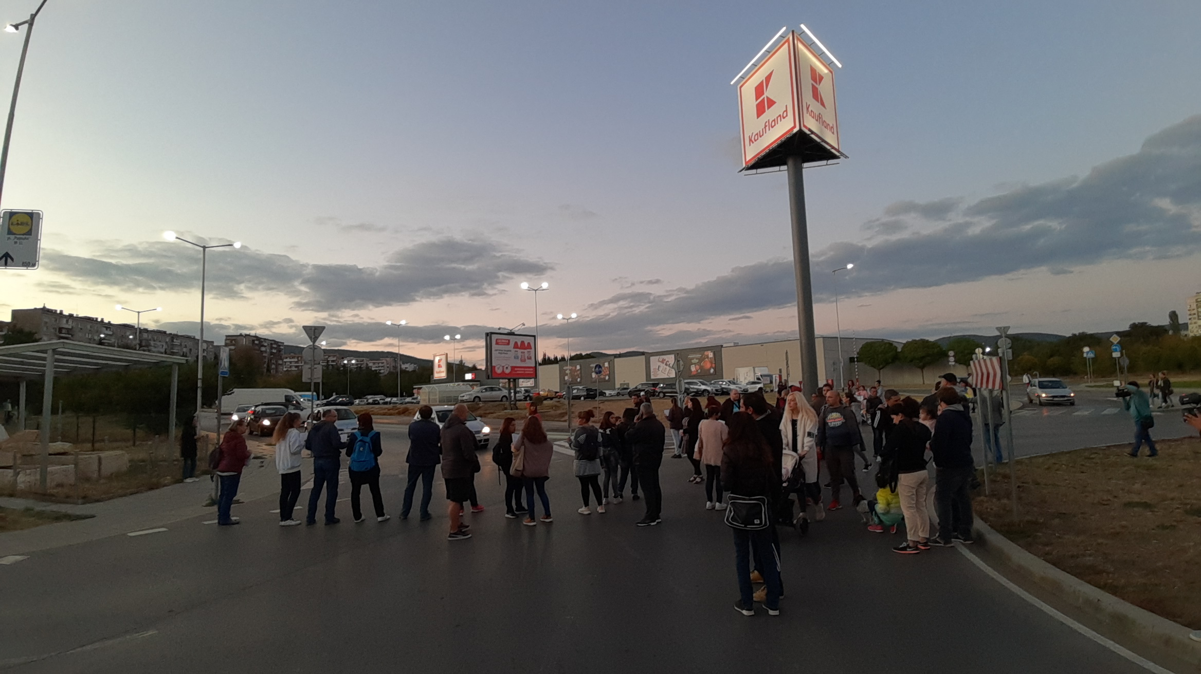 Млад шофьор помете три жени при дрифт в Стара Загора