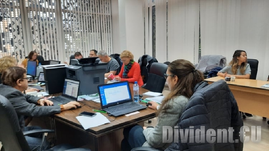 РИК регистрира листата на Демократична България в Стара Загора, ето я