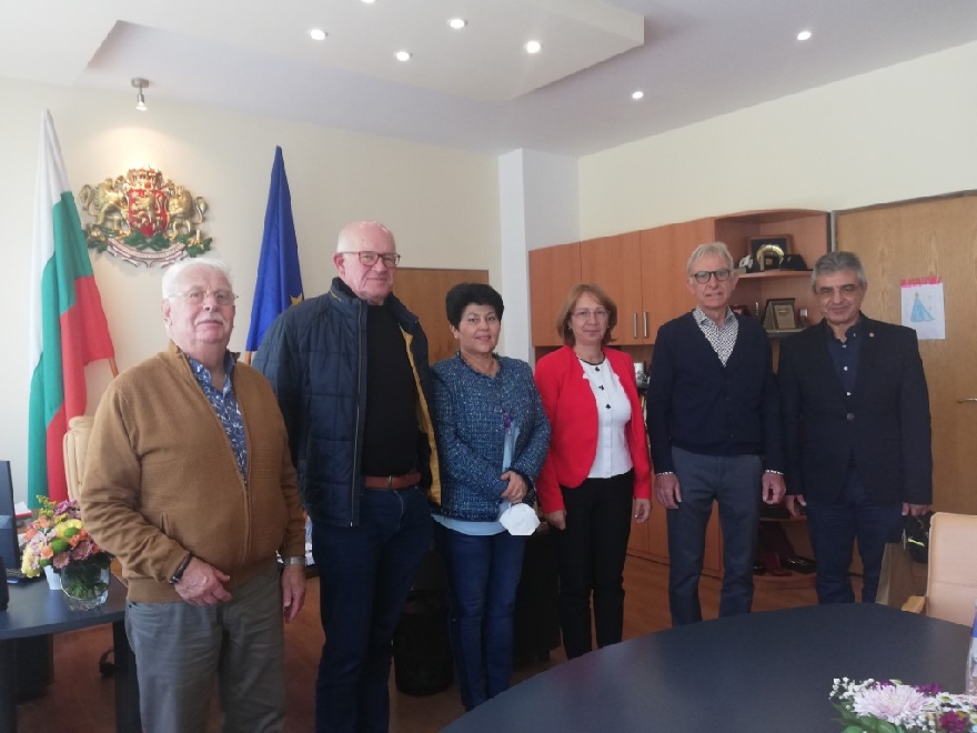 Дарители от Нидерландия  се срещнаха с кмета на  Казанлък