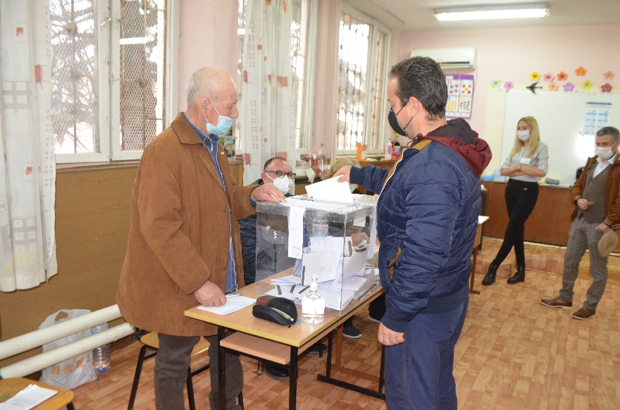 ПП Възраждане изпреварва Демократична България в Стара Загора