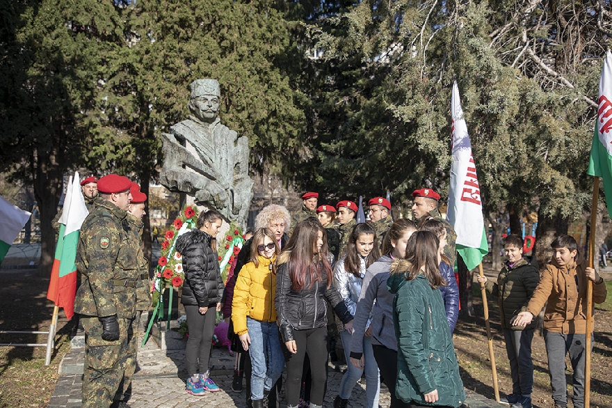 Връчиха юбилейни медали за 175 години от рождението на Капитан Петко Войвода