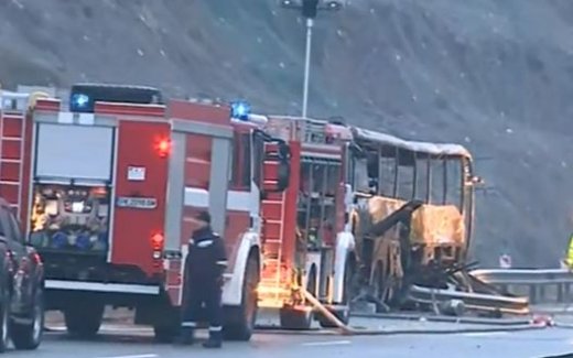Трагедия: 45 души, от които 12 деца, загинаха в горящ автобус на АМ Струма