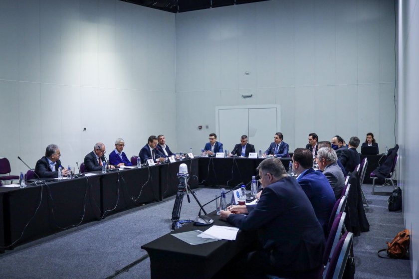 Над 5 часа дебати по тема Енергетика при преговорите за съставяне на правителство
