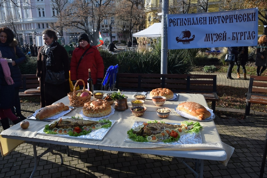 Вкусен рибен курбан раздават в Бургас по случай  празника на града - Никулден