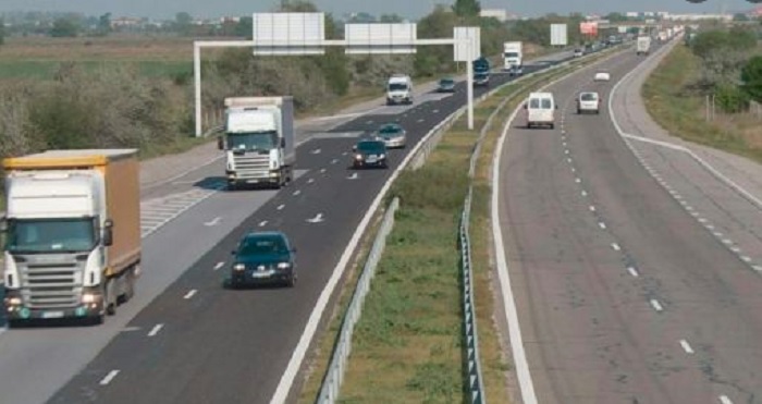 Движението в района на 160 км на АМ Тракия се осъществява в една лента