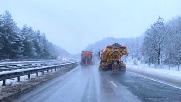 Сняг вали в почти цялата Старозагорска област, шофирайте внимателно