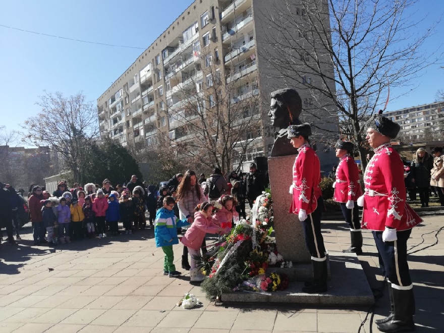 Отец Мотев: Сред всички герои на България най-велико стои името на Васил Левски