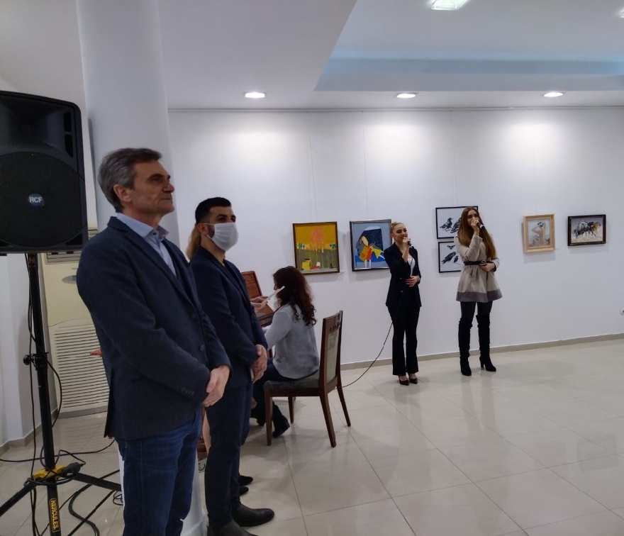 Дами от Казанлък подредиха  изложба на 8 март