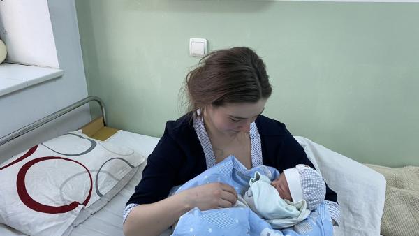 Украинска бежанка роди по спешност в болницата в Казанлък