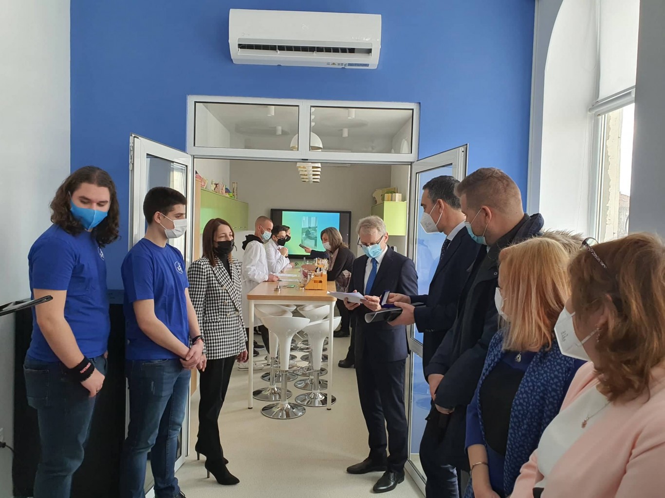 Министър Николай Денков откри STEM център в ППМГ Акад. Никола Обрешков в Бургас